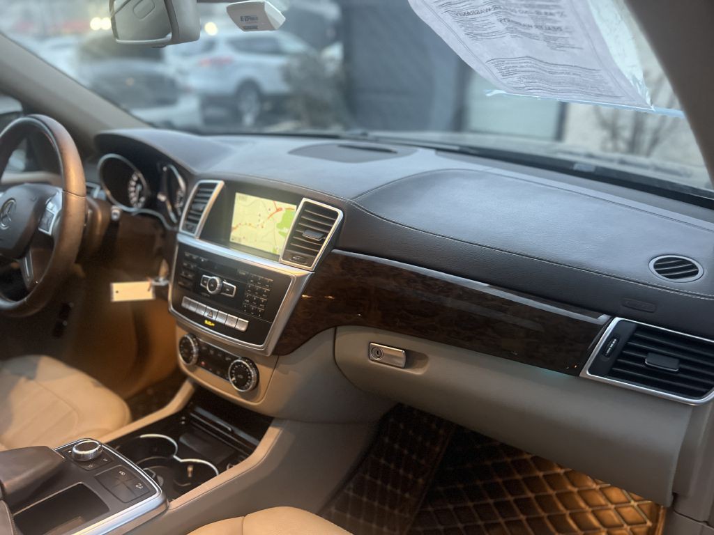 2013 Mercedes-Benz GL-Class Image 19