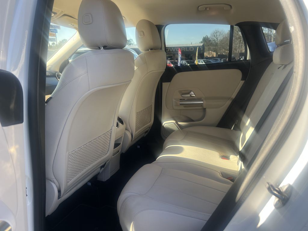 2022 Mercedes-Benz GLA-Class Image 15