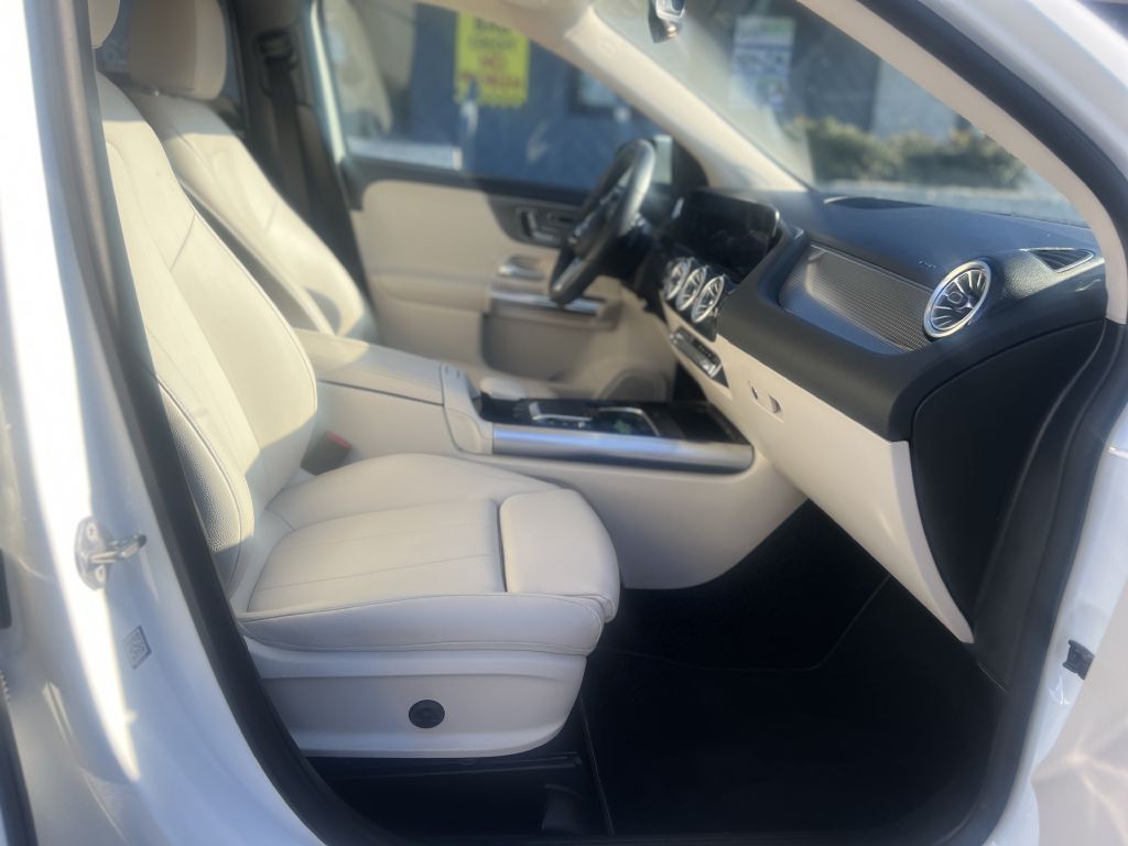 2022 Mercedes-Benz GLA-Class Image 18