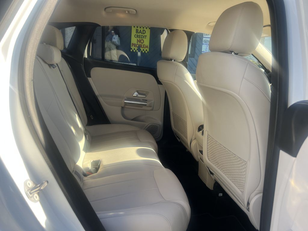 2022 Mercedes-Benz GLA-Class Image 24