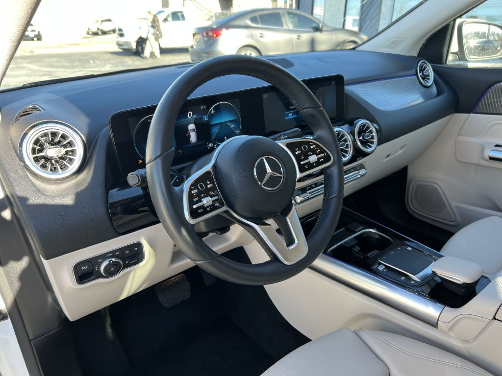 2022 Mercedes-Benz GLA-Class Image 25