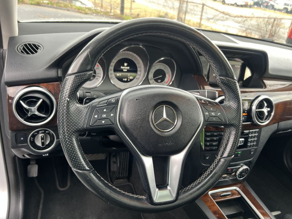 2015 Mercedes-Benz GLK-Class Image 9