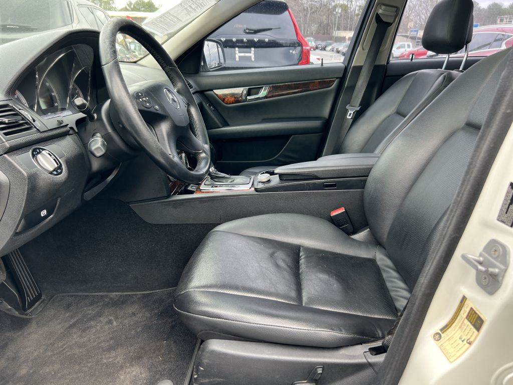 2010 Mercedes-Benz C-Class Image 8