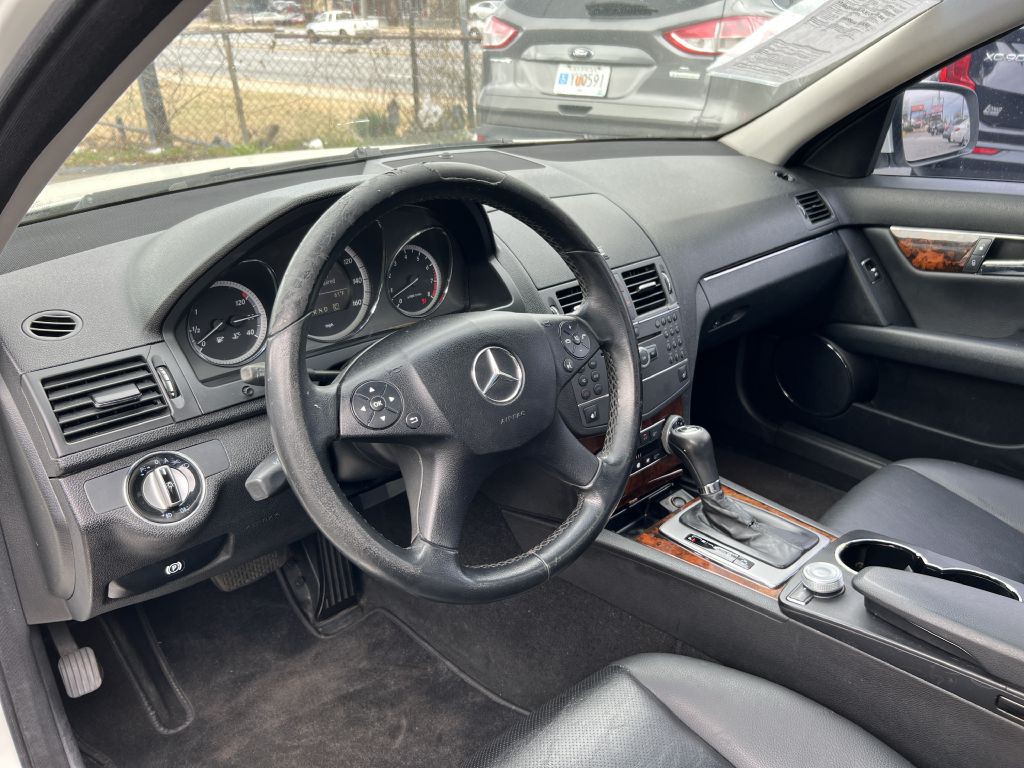 2010 Mercedes-Benz C-Class Image 10