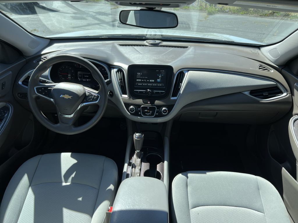 2018 Chevrolet Malibu Image 16