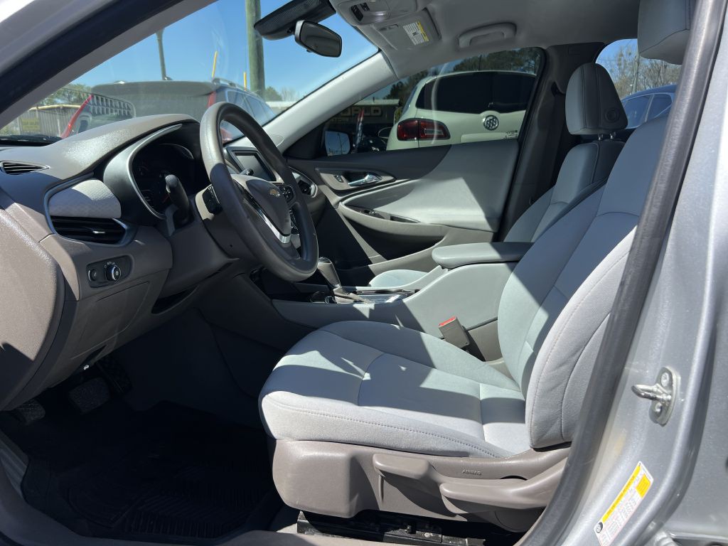 2018 Chevrolet Malibu Image 9