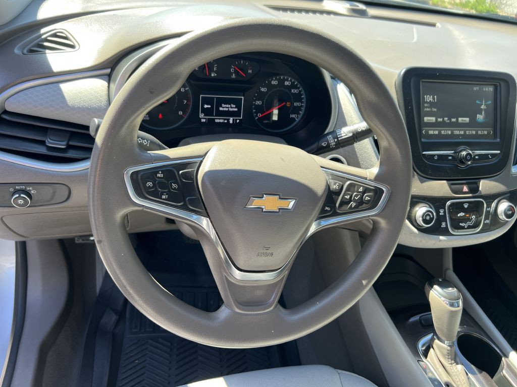 2018 Chevrolet Malibu Image 11