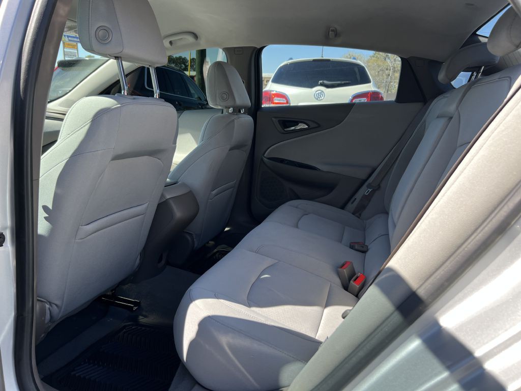 2018 Chevrolet Malibu Image 14