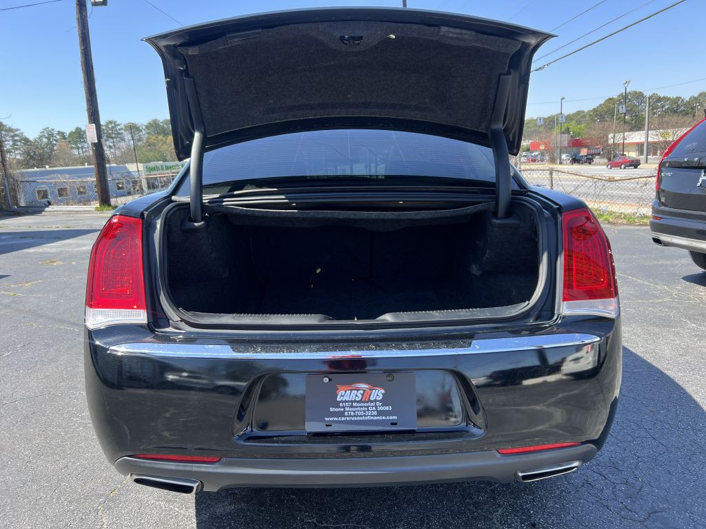 2020 Chrysler 300 Image 8