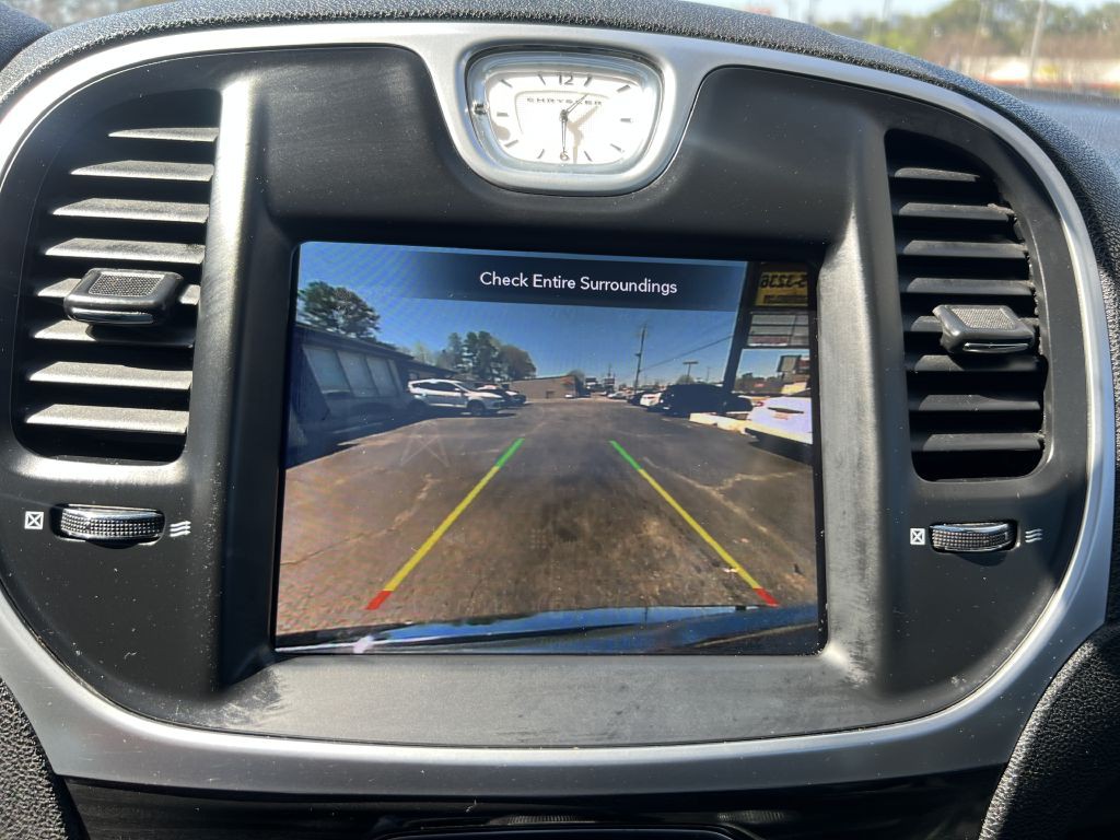 2020 Chrysler 300 Image 14