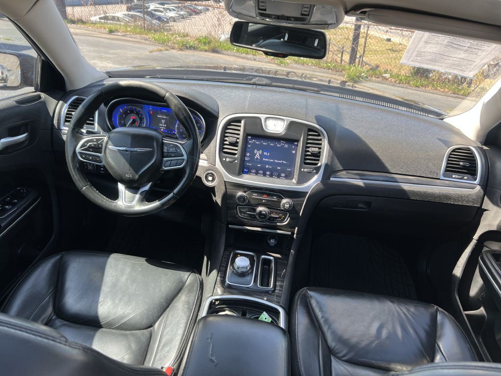 2020 Chrysler 300 Image 15