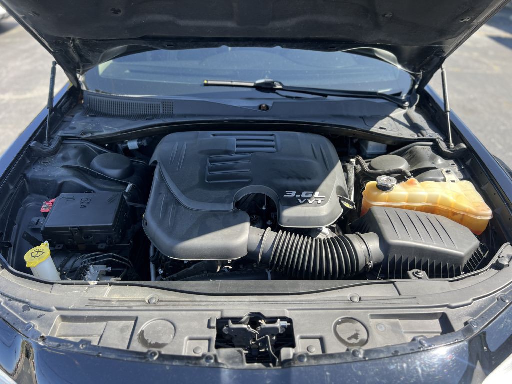 2020 Chrysler 300 Image 19