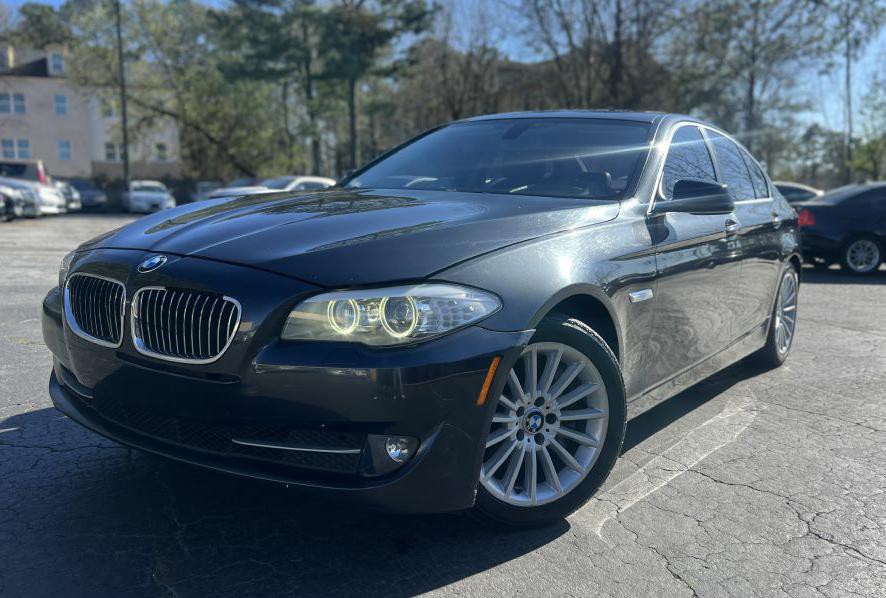 2013 BMW 5 Series Image 1