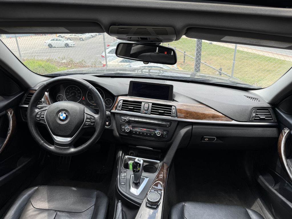 2015 BMW 3 Series Image 14