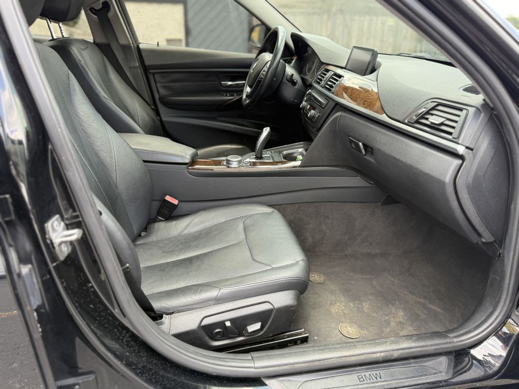 2015 BMW 3 Series Image 16
