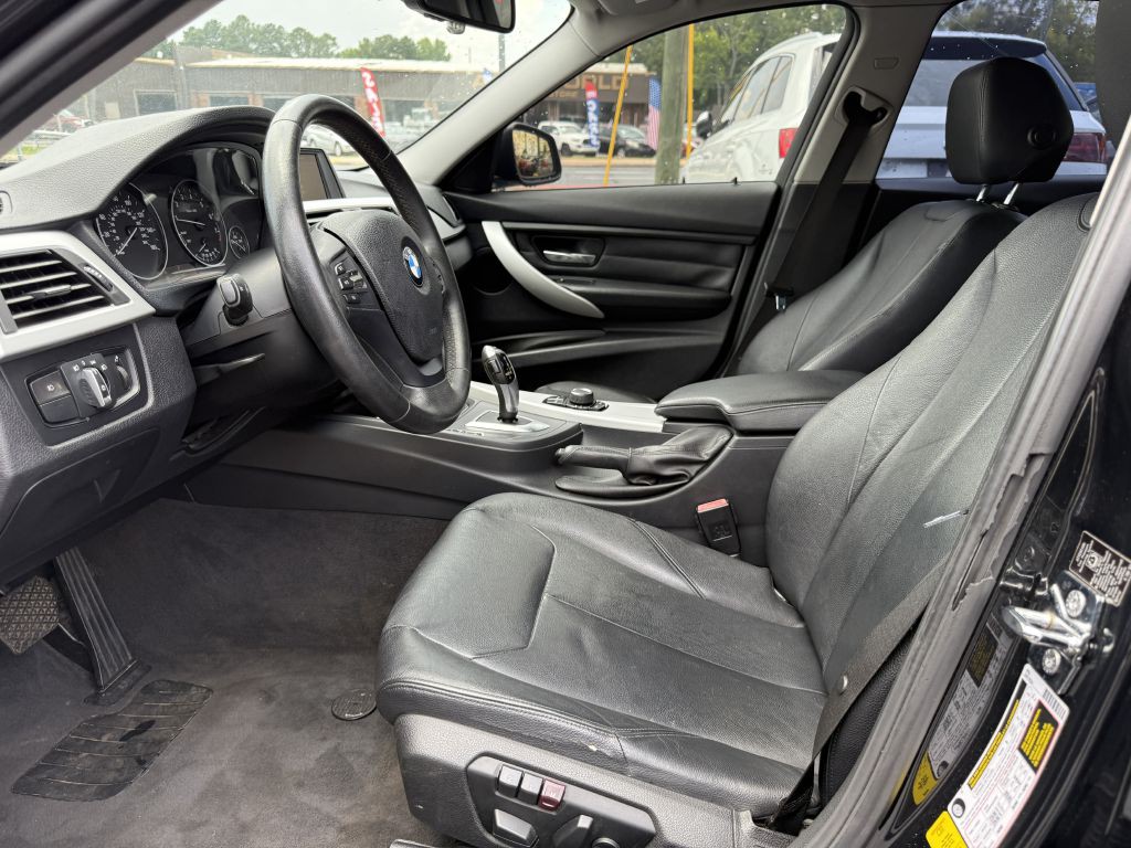 2012 BMW 3 Series Image 7