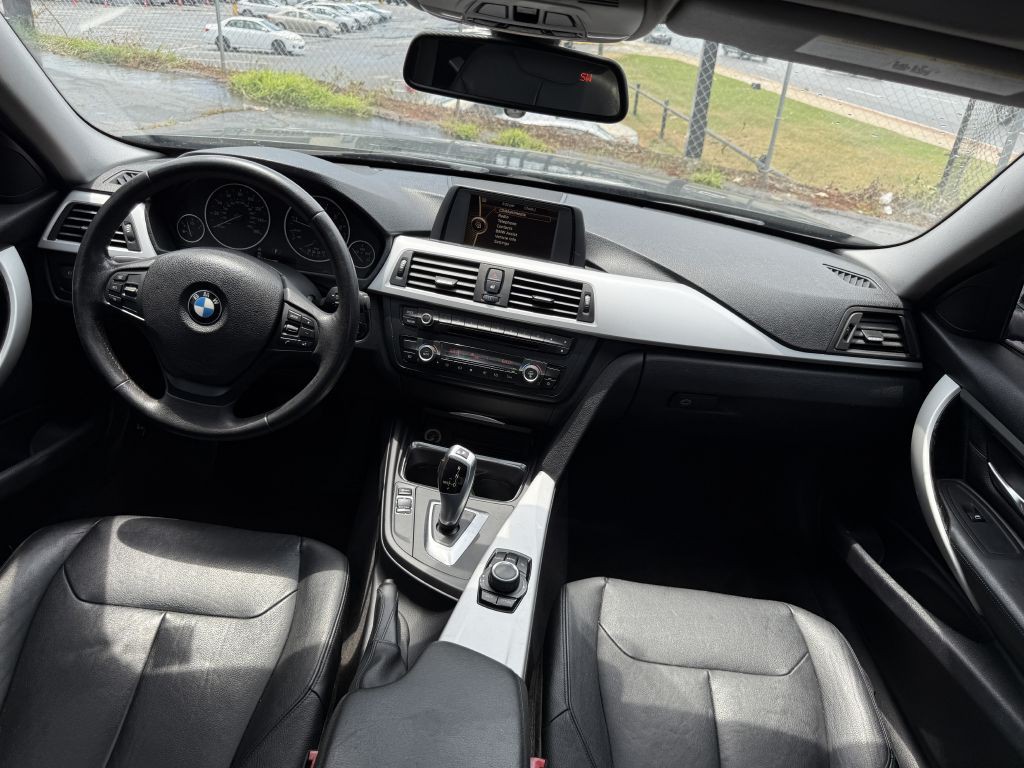 2012 BMW 3 Series Image 13
