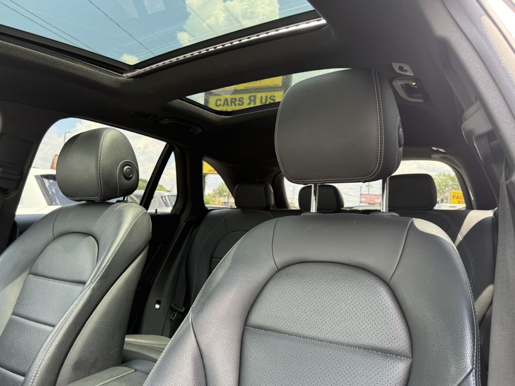 2017 Mercedes-Benz GLC-Class Image 10