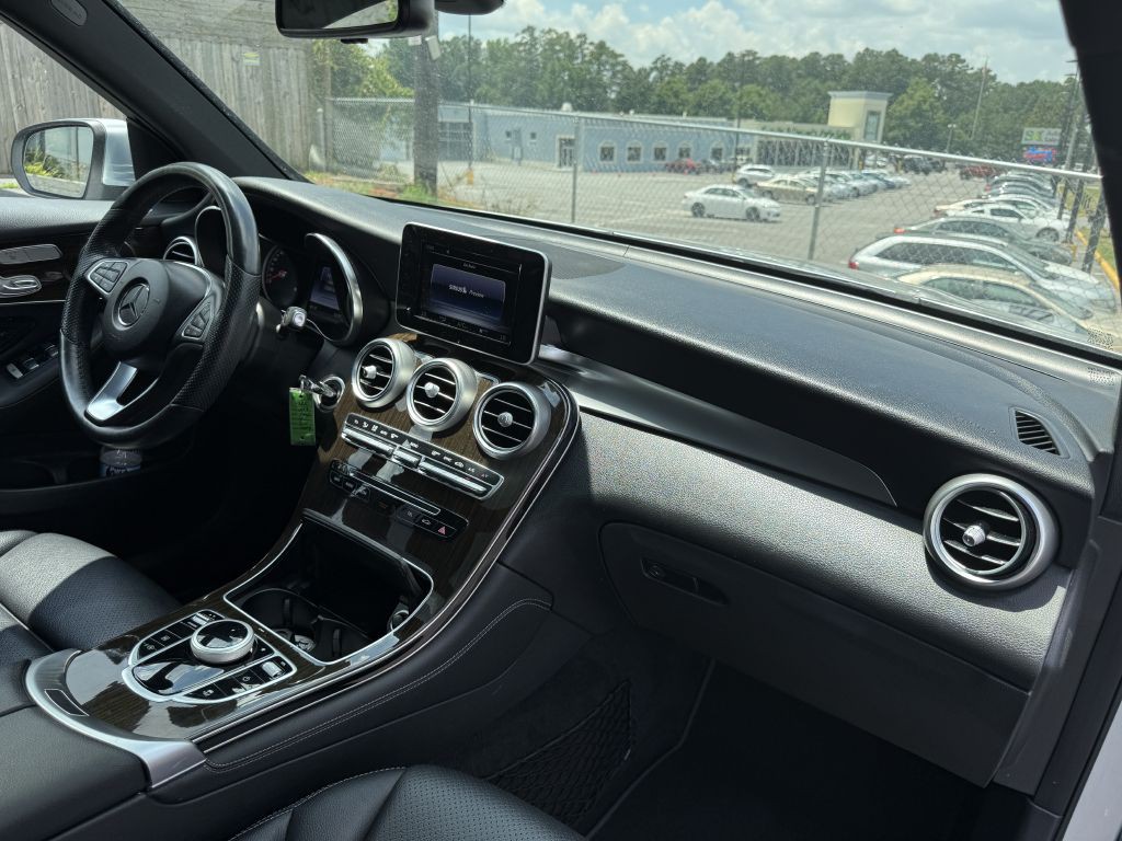 2017 Mercedes-Benz GLC-Class Image 15