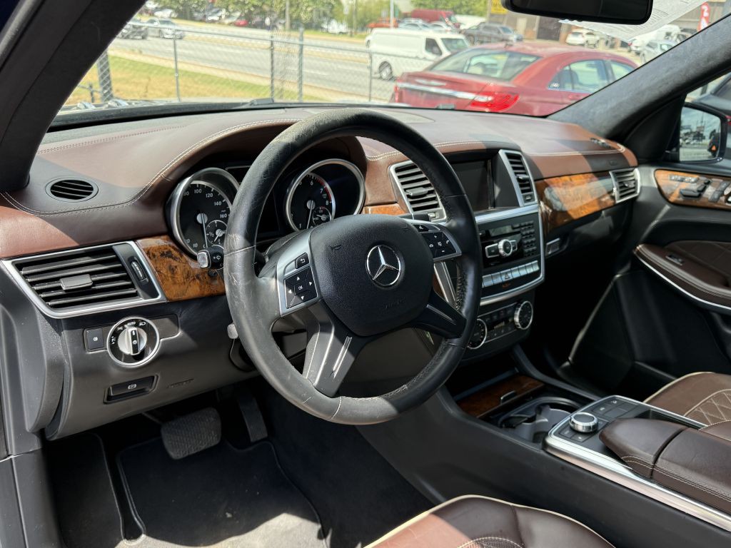 2014 Mercedes-Benz GL-Class Image 9