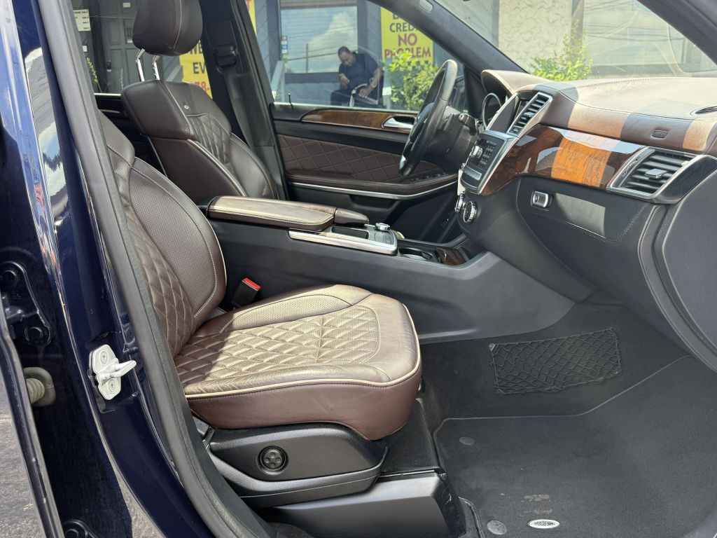 2014 Mercedes-Benz GL-Class Image 17