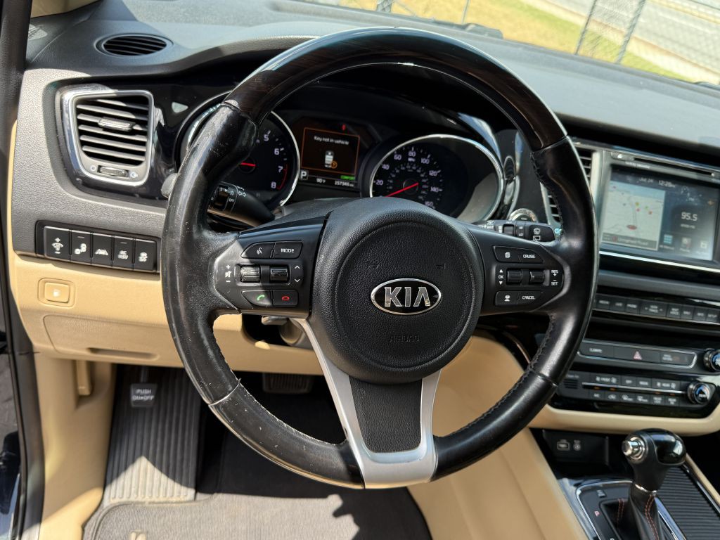 2016 Kia Sedona Image 8