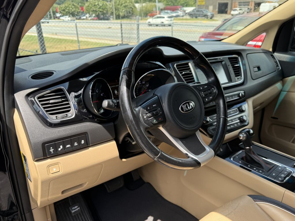 2016 Kia Sedona Image 9