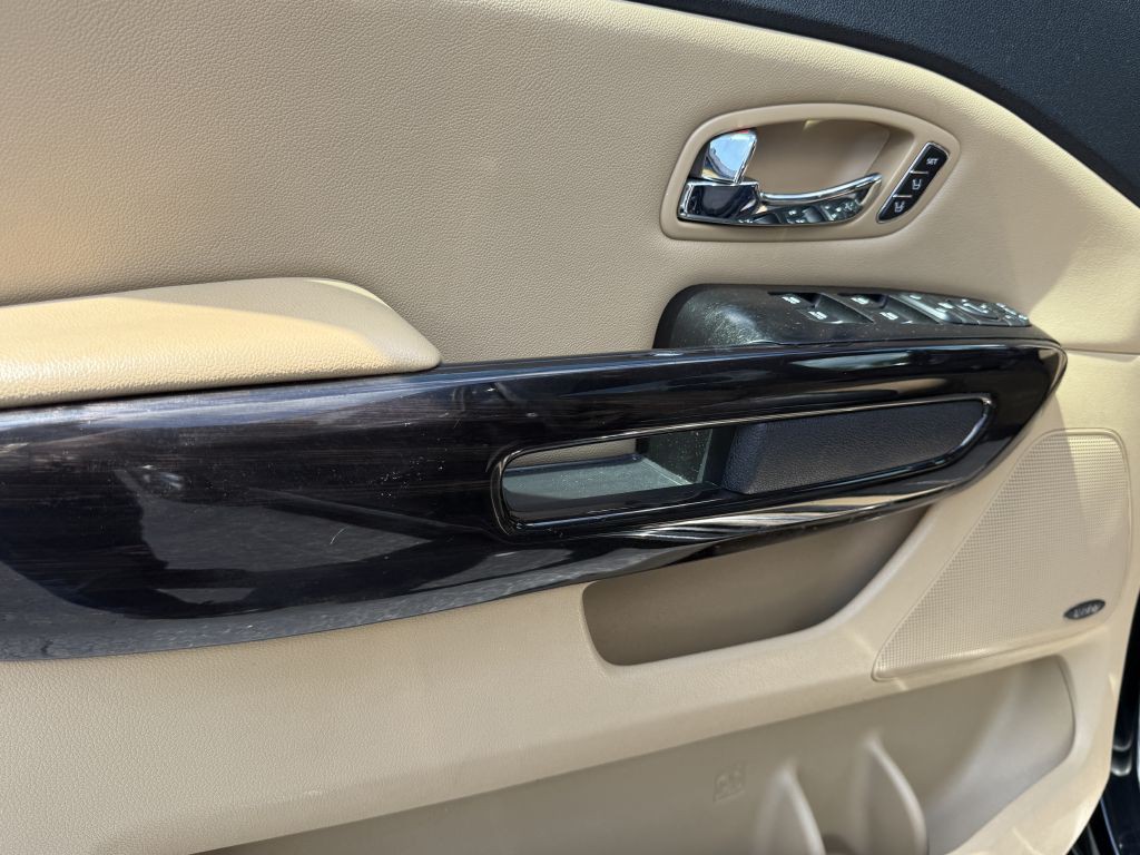 2016 Kia Sedona Image 11