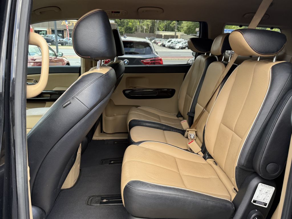 2016 Kia Sedona Image 13