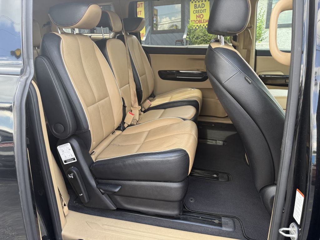 2016 Kia Sedona Image 16