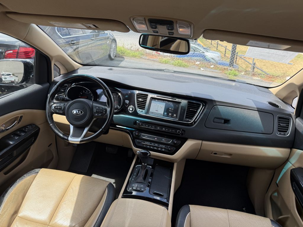 2016 Kia Sedona Image 18