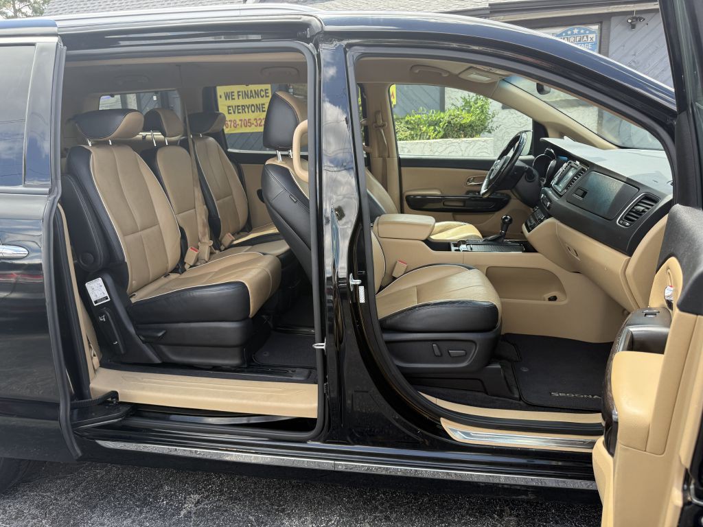 2016 Kia Sedona Image 19