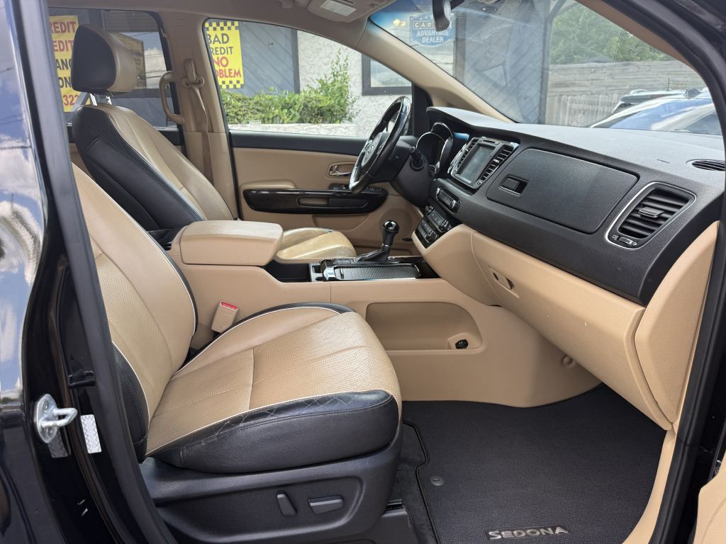 2016 Kia Sedona Image 22