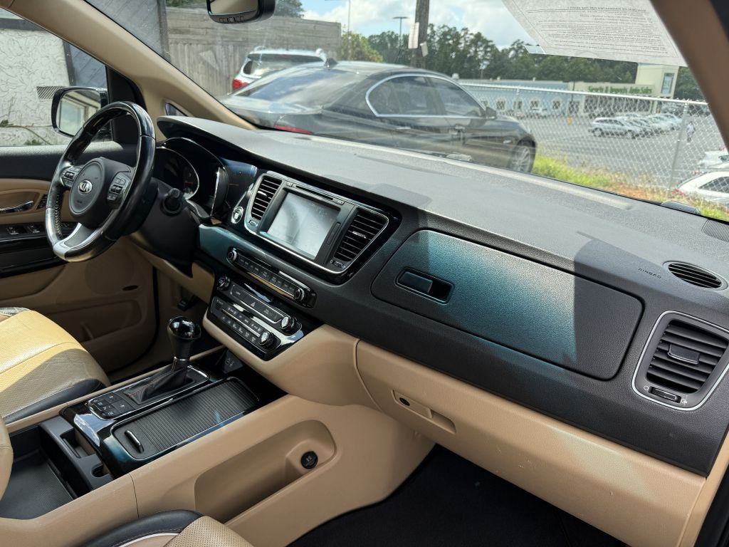 2016 Kia Sedona Image 21