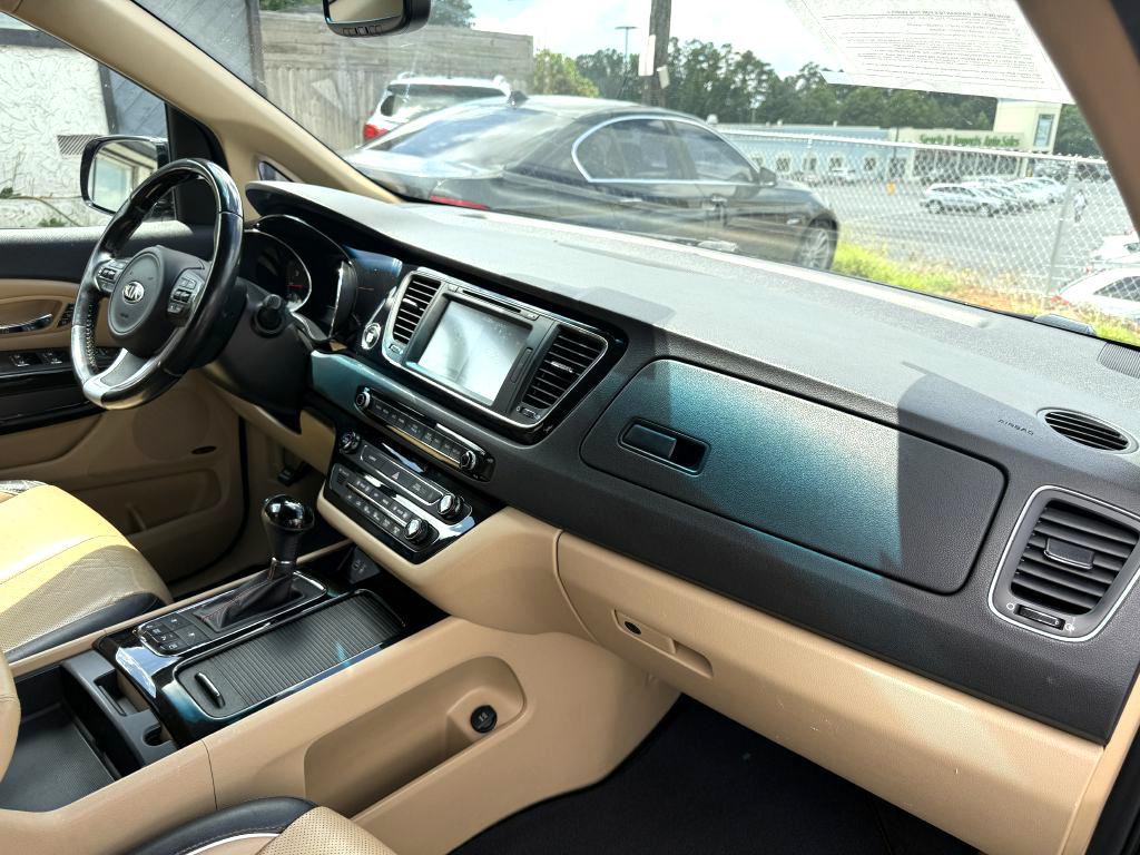 2016 Kia Sedona Image 21