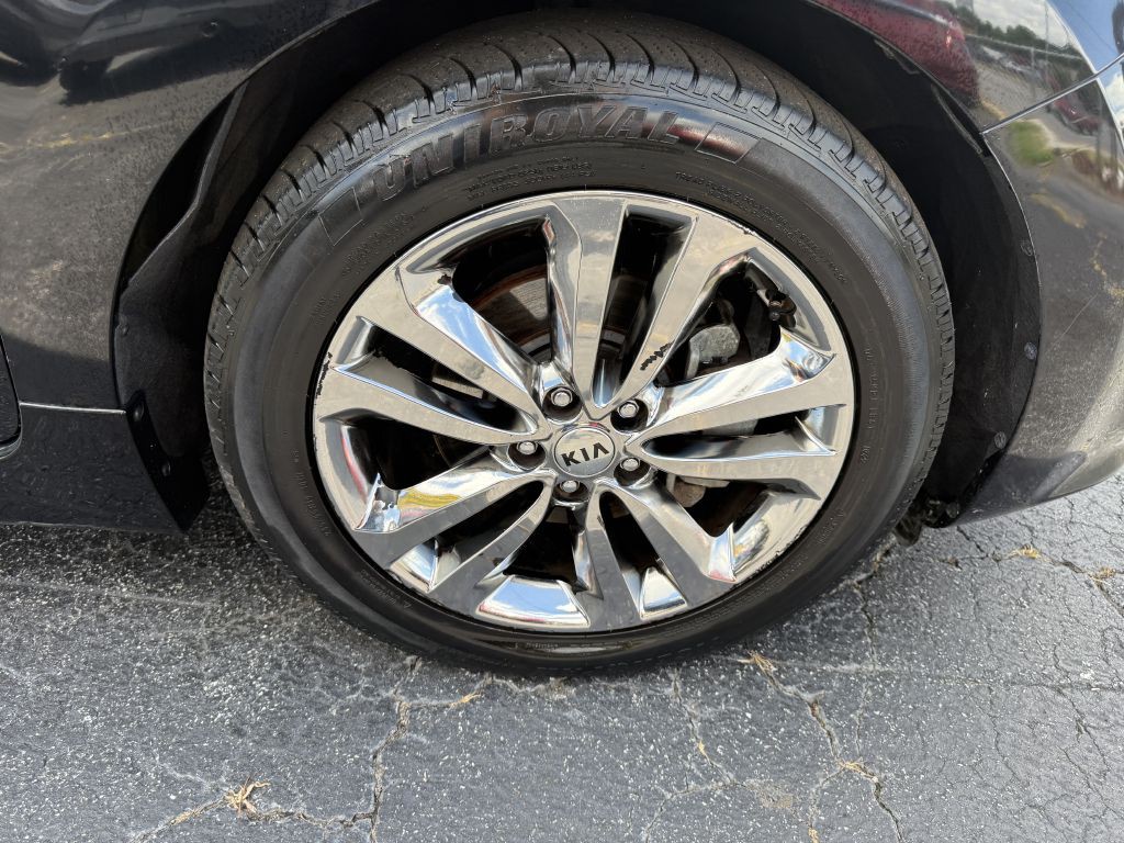 2016 Kia Sedona Image 24