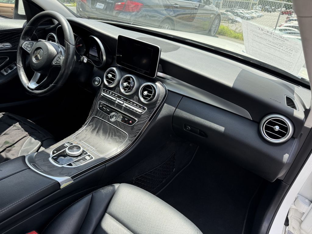 2017 Mercedes-Benz C-Class Image 16