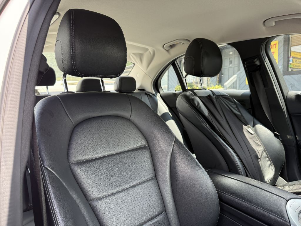 2017 Mercedes-Benz C-Class Image 18