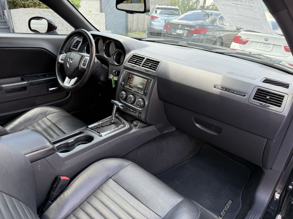 2012 Dodge Challenger Image 13