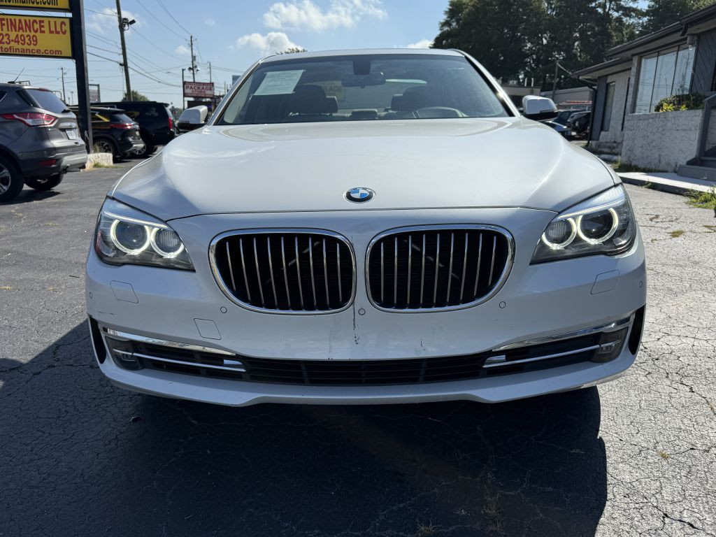 2015 BMW 7 Series Image 2