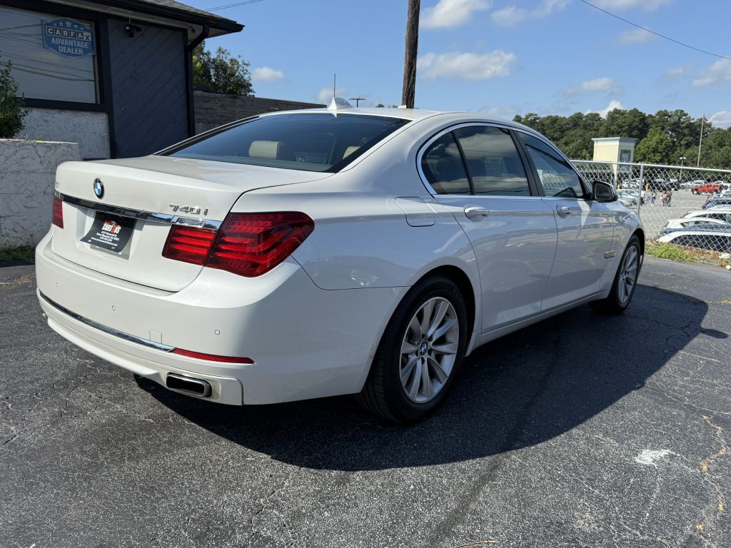 2015 BMW 7 Series Image 4