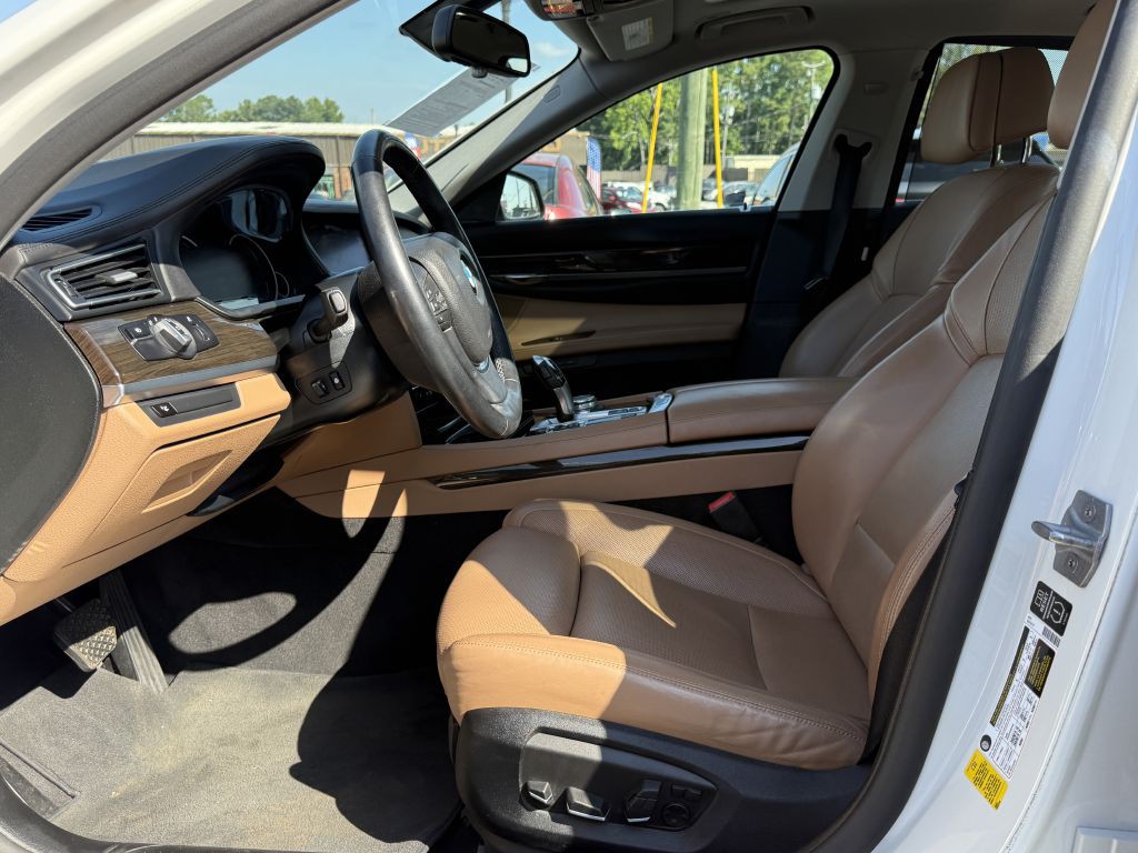 2015 BMW 7 Series Image 7