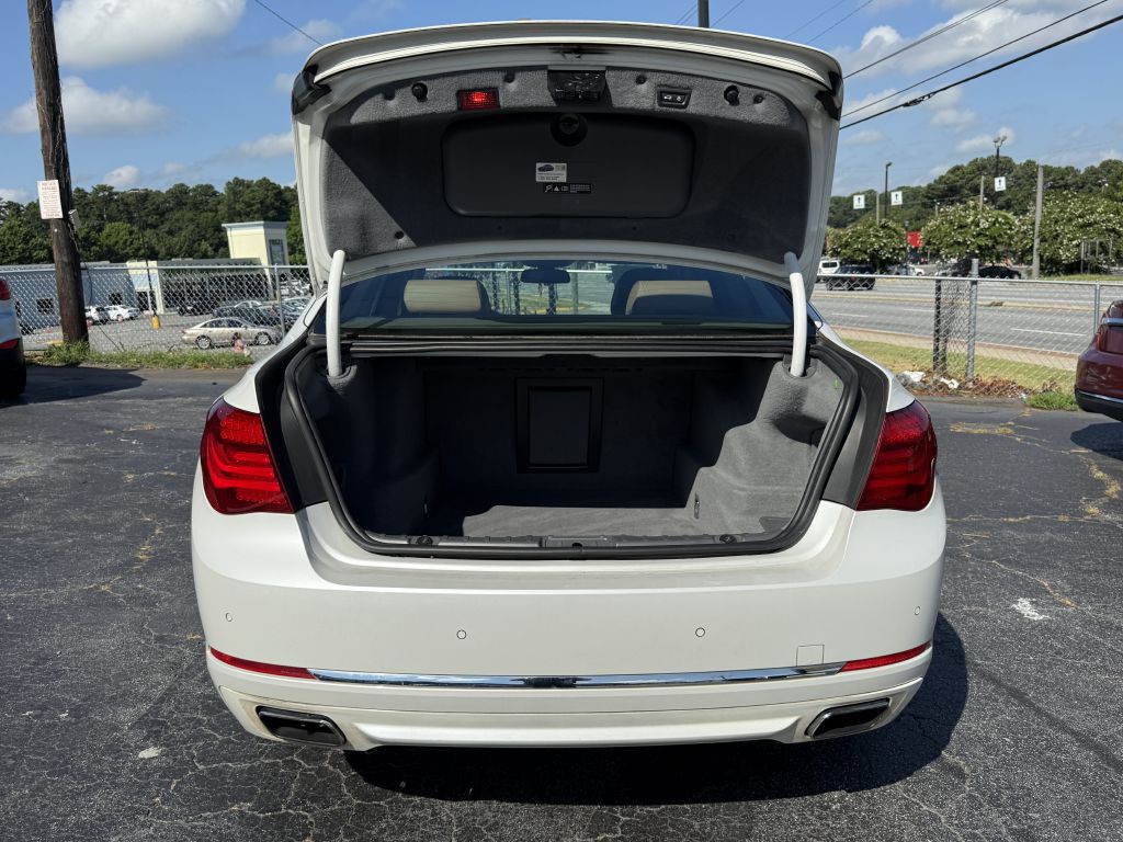 2015 BMW 7 Series Image 12