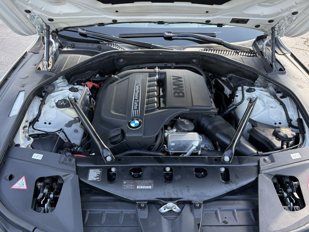 2015 BMW 7 Series Image 19
