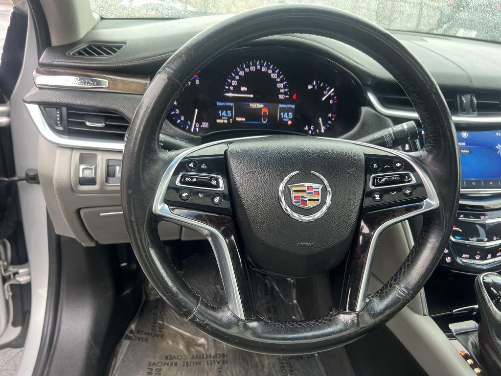 2013 Cadillac XTS Image 8
