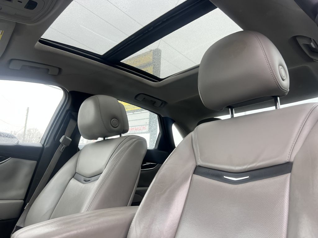 2013 Cadillac XTS Image 10