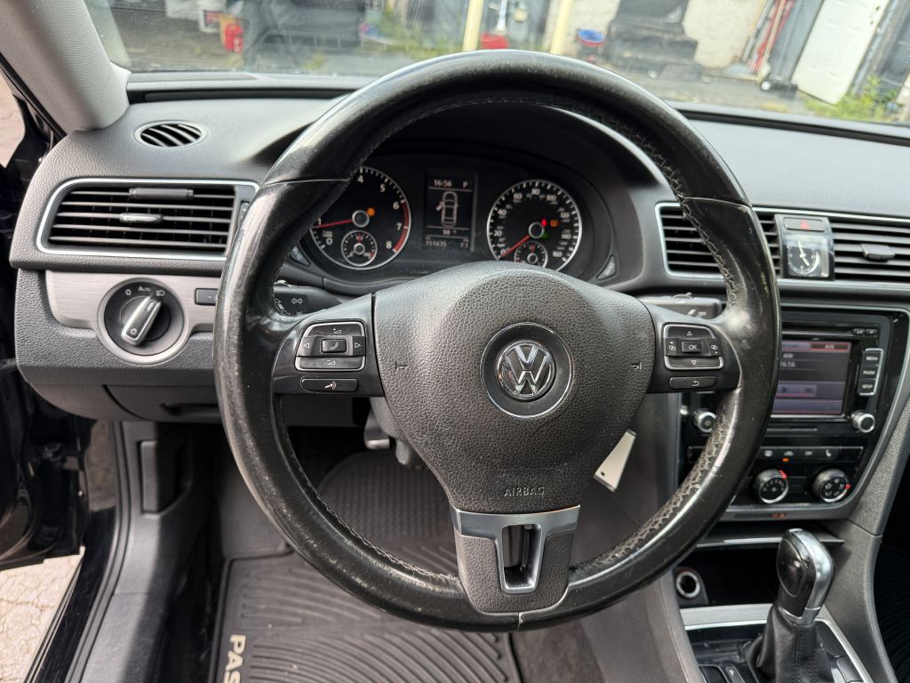 2014 Volkswagen Passat Image 9