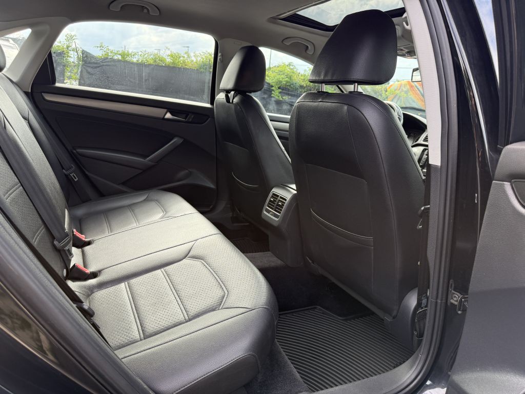 2014 Volkswagen Passat Image 13