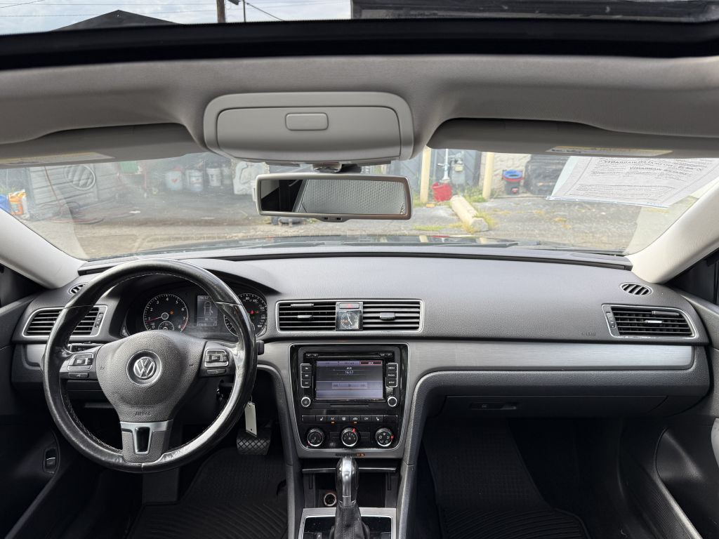 2014 Volkswagen Passat Image 14