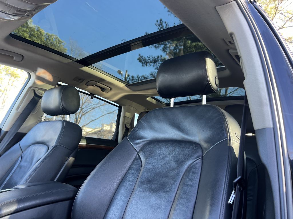 2015 Audi Q7 Image 9